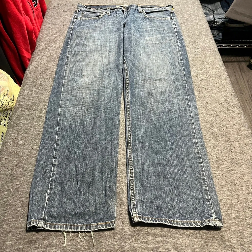 Levi Strauss 505 Straight Fit Jeans Mens 36x32 Medium Wash Blue Denim Pants